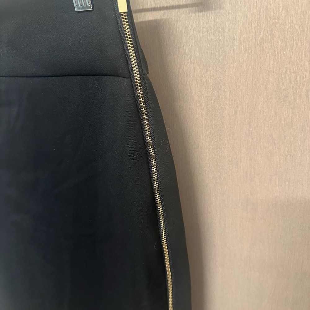 Black express pencil skirt with gold zipper - Picture 3 of 3